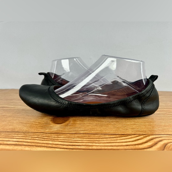 Women’s LUCKY BRAND Eleesia Black Leather Casual Slip On Flats Shoes Size 10M - Picture 3 of 10